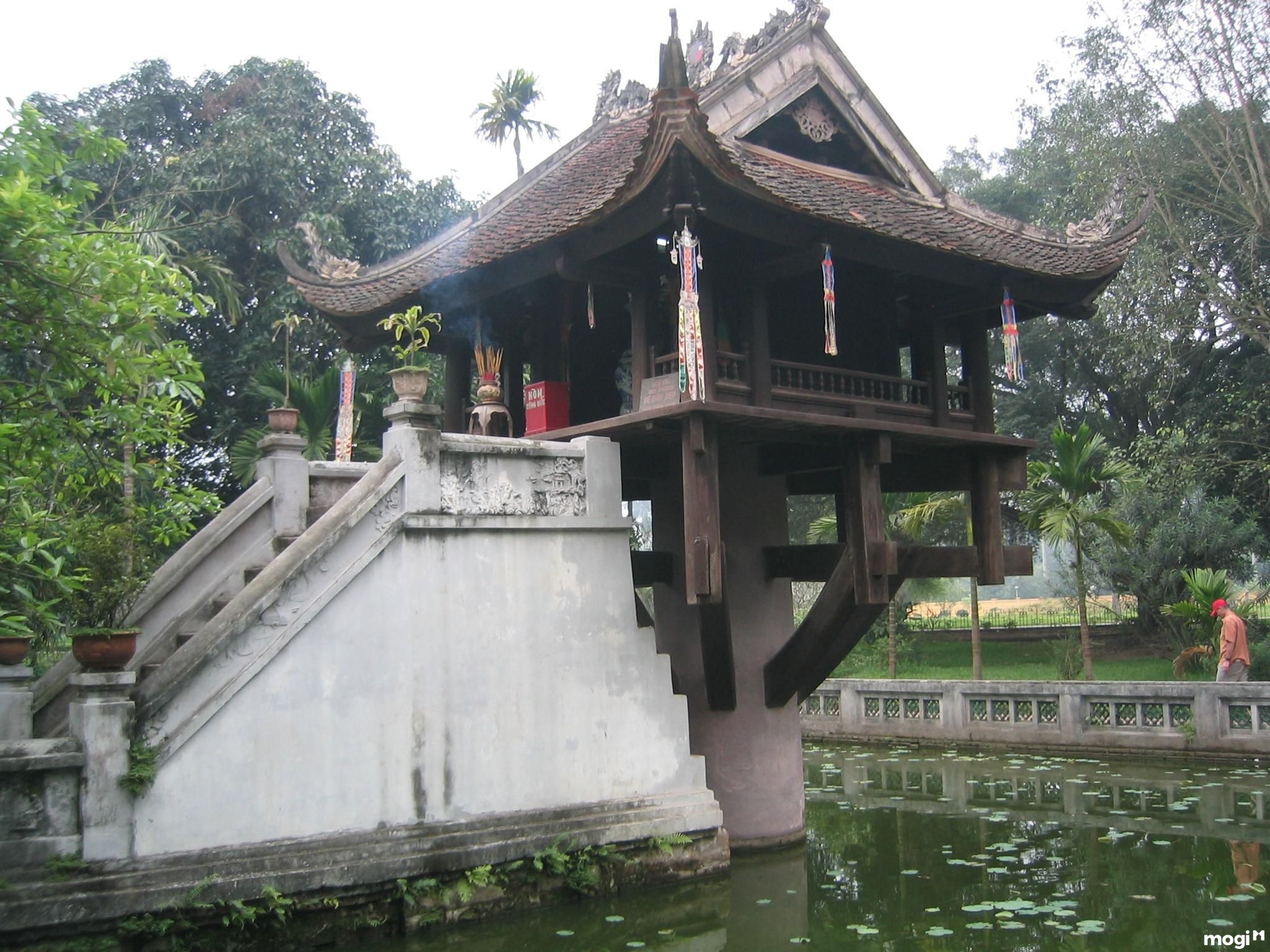 The one-pillar pagoda of the Ly dynasty or the Keo pagoda at Le dynasty are architectural emblems of a time