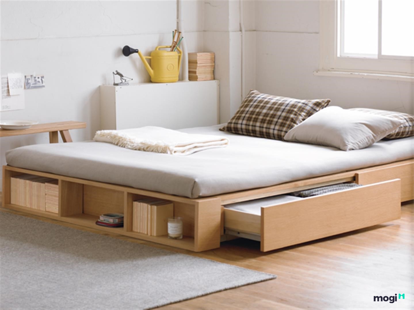 Giường có ngăn kéo giúp tăng không gian chứa đồ cho phòng ngủ nhỏ