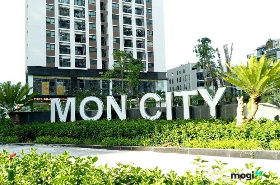 Mon City có vị trí sát 3 phố là Hàm Nghi, Nguyễn Cơ Thạch, Lê Đức Thọ, thuộc khu trung tâm trọng điểm phía Tây thủ đô.