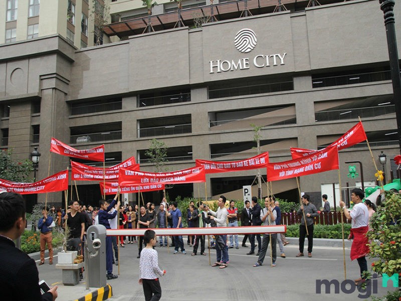 Sóng gió dai dẳng tại chung cư Home City