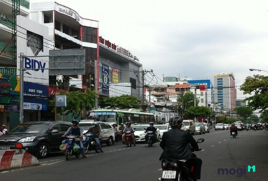 Nếu bạn muốn bán nhà quận 1 nhanh chóng và được giá thì đừng xuề xòa trong khâu chọn hình và đăng tin. 