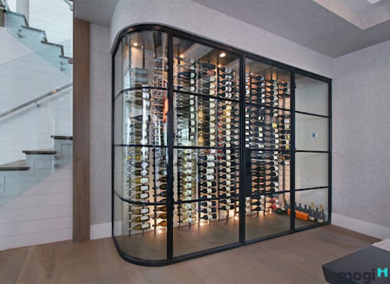 Mẫu 3: Tủ rượu vang bằng nhôm kính theo phong cách hiện đại