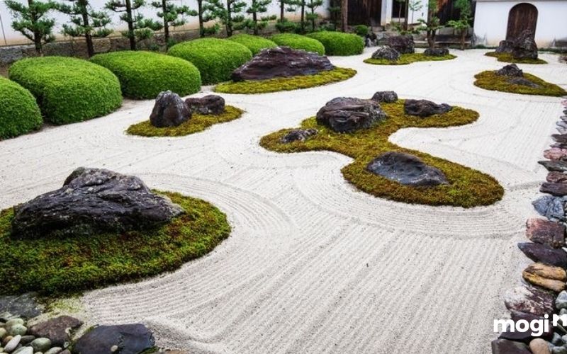 Đất dùng để tạo gò đất trong sân vườn kiểu Nhật