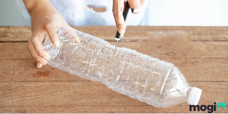 Bạn hãy tận dụng tối đa những gì mà chai nhựa có để tái chế