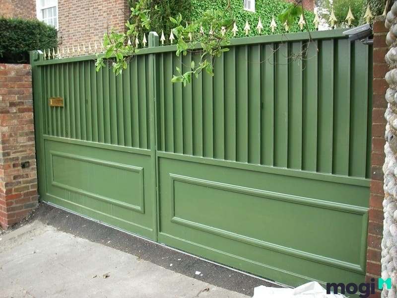Màu sơn cửa sắt đẹp: xanh rêu