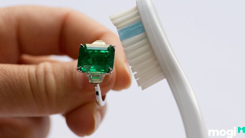 Cách vệ sinh đá Emerald