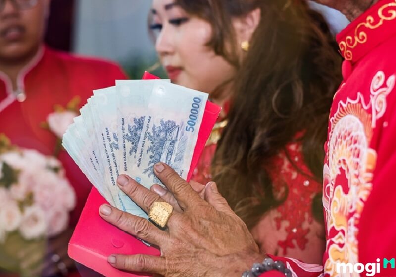 Số tiền trong lễ nạp tài thường không có số cụ thể, tùy vào quyết định của nhà gái và sự thỏa thuận giữa 2 bên gia đình thông gia.