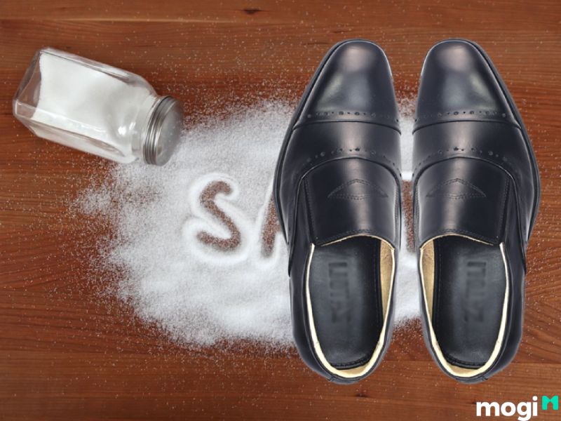 Cách khử mùi hôi giày: Dùng baking soda