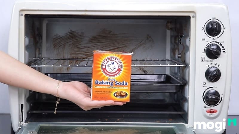 Bạn có thể dùng baking soda để làm vệ sinh lò nướng thường xuyên