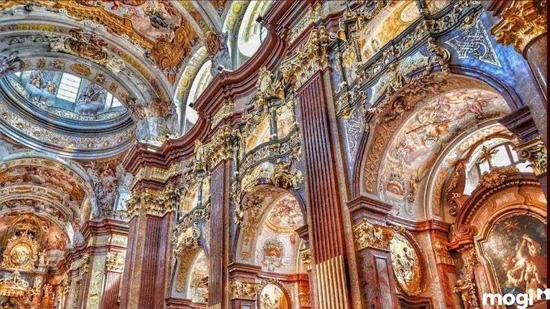 So sánh kiến trúc baroque với các kiến trúc tương đồng khác