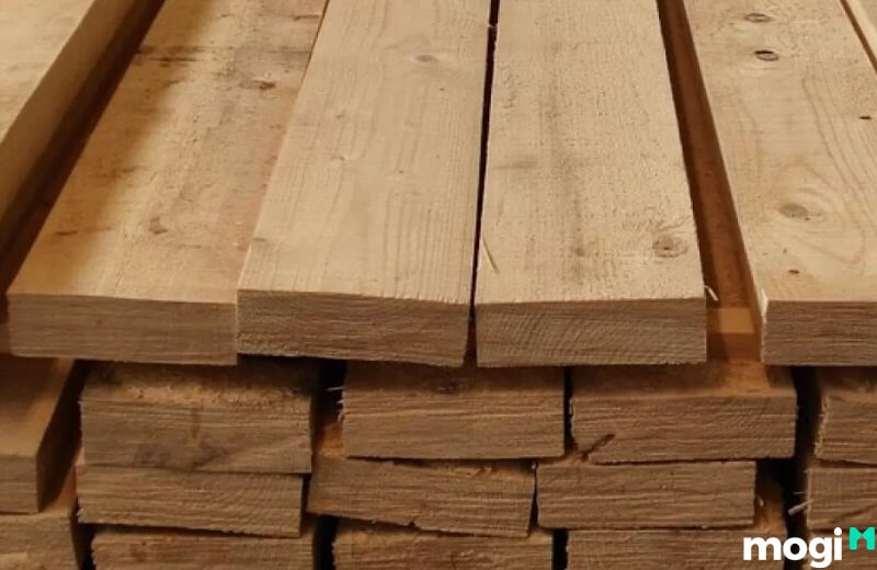 Cây gỗ tần bì hiện đang được xếp vào nhóm IV - tức là nhóm gỗ có độ bền khá tốt, thớ gỗ mịn và đẹp.