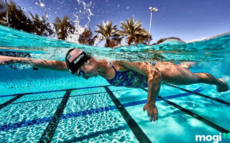 tập thể thao bơi lội