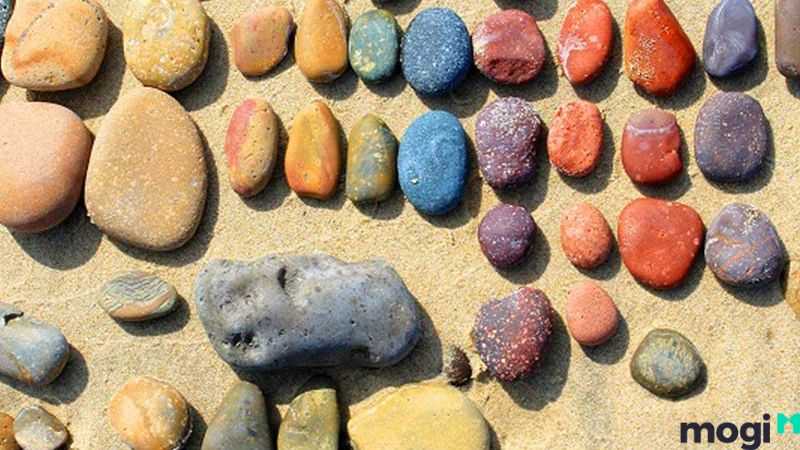chiêm ngưỡng bãi đá cổ thạch 7 màu 