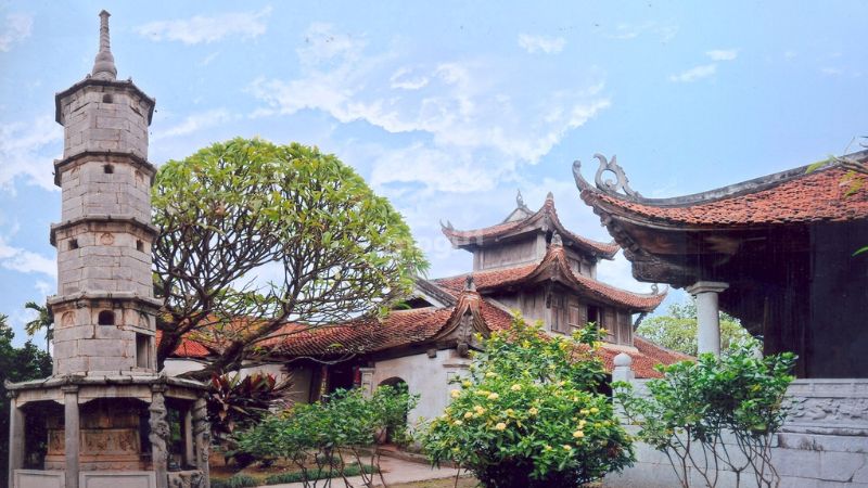 Chùa Bút Tháp (hay còn gọi là Chùa Bút Đoạn) là kiến trúc cổ Việt Nam mang đậm dấu ấn lịch sử và văn hóa dân tộc