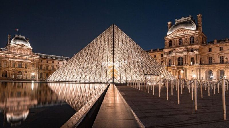Louvre Pyramid - Úc
