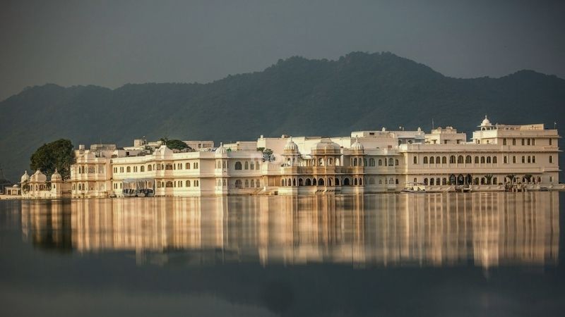 The Lake Palace là một trong những khách sạn sang trọng và nổi tiếng nhất tại Ấn Độ