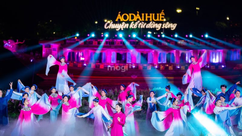 Khám phá các lễ hội nổi tiếng ở Huế - Lễ hội Áo dài Huế