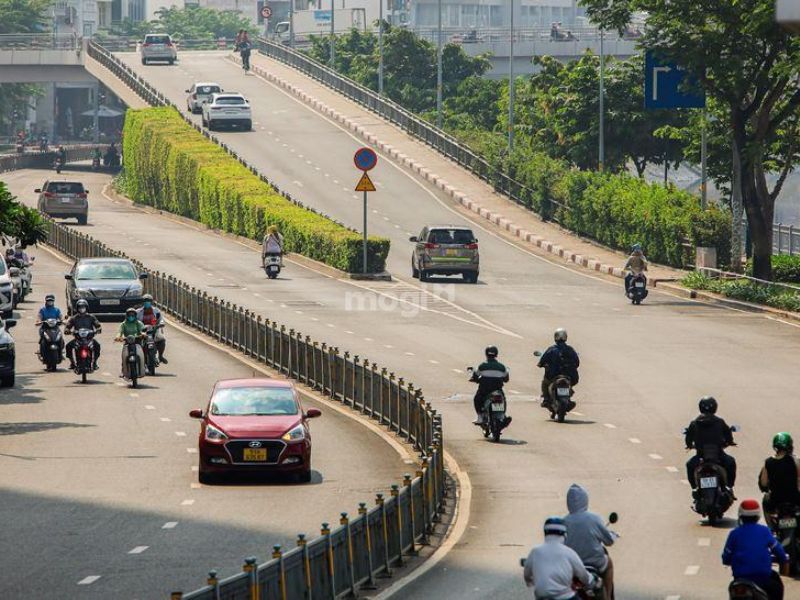 Hệ thống giao thông di chuyển từ căn hộ thuận lợi