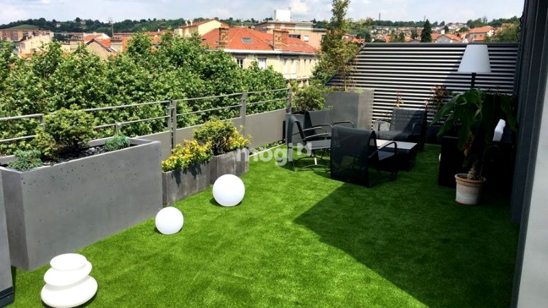 Lót thảm cỏ cho khu vực sân thượng 