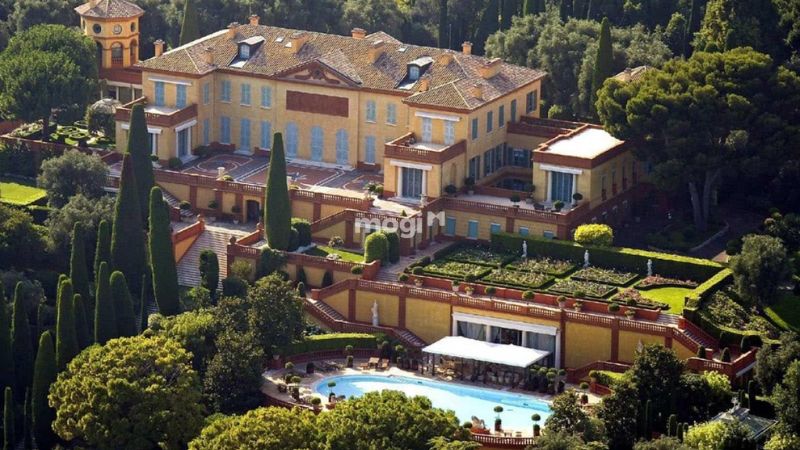Biệt thự Villa Leopolda nằm giữa hai khu vực đẹp nhất thế giới là Monaco và Nice