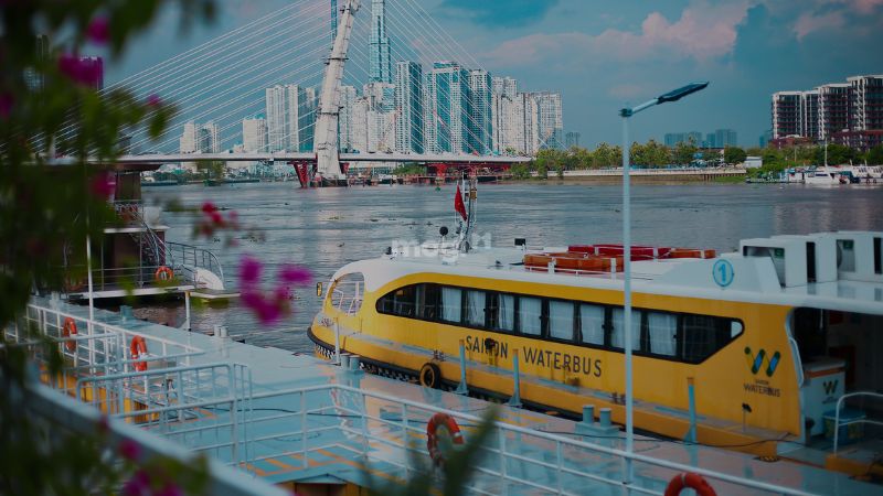 Tham quan bằng Water Bus tại Bến Bạch Đằng