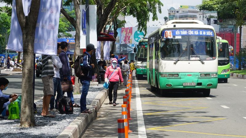 Có nhiều tuyến xe buýt đi qua chợ Bến Thành