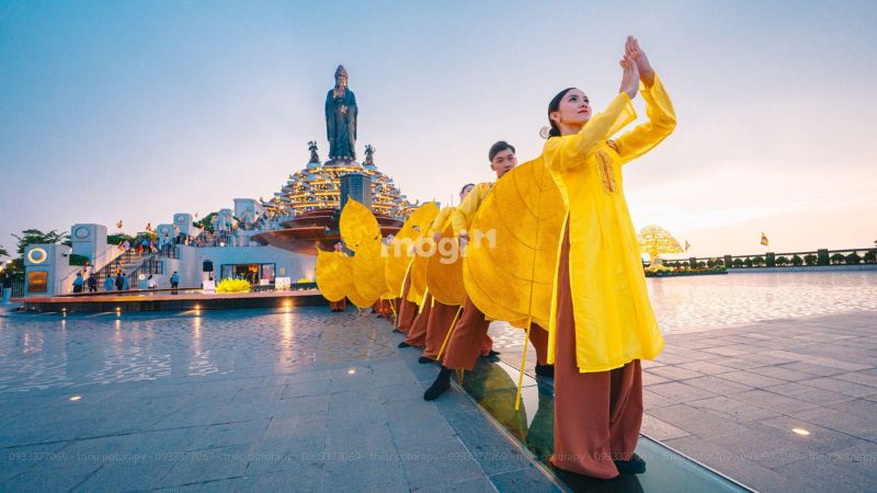 Du khách có thể đến thăm núi Bà Đen vào mọi thời điểm trong năm