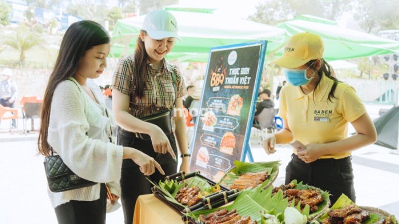 Tham khảo địa điểm ăn uống từ người bản địa