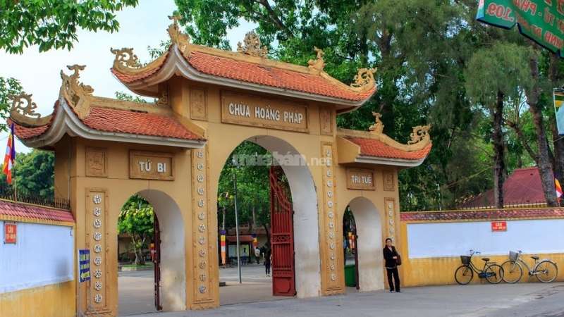 Cổng Tam Quan - Cổng chùa Hoằng Pháp