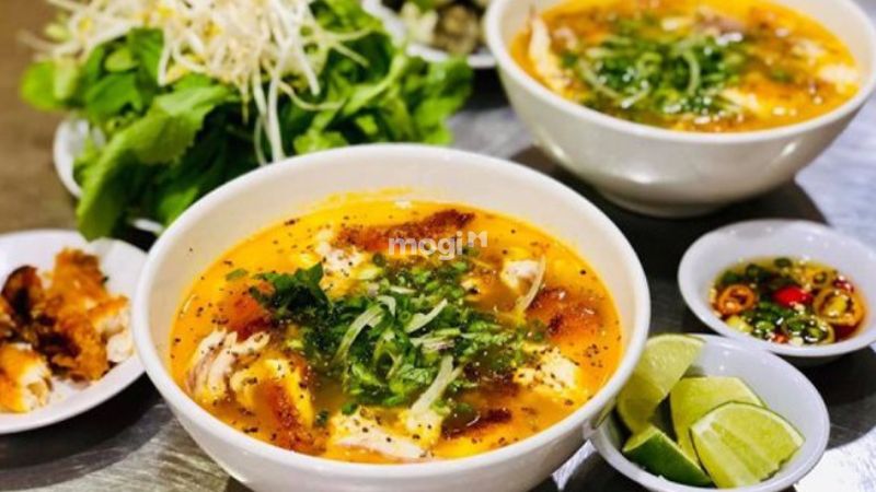 Bánh canh chợ đêm