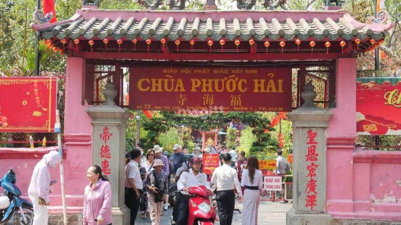 Chùa Ngọc Hoàng Quận 1 còn có tên gọi khác là chùa Phước Hải (Phước Hải Tự) - Nguồn: Internet