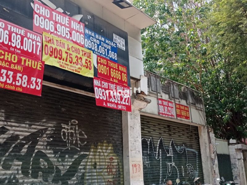 Kiểm tra tình trạng pháp lý và giấy phép kinh doanh