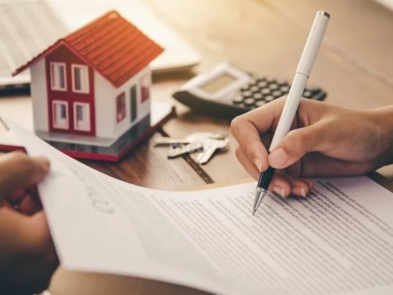 Đọc kỹ hợp đồng trước khi ký