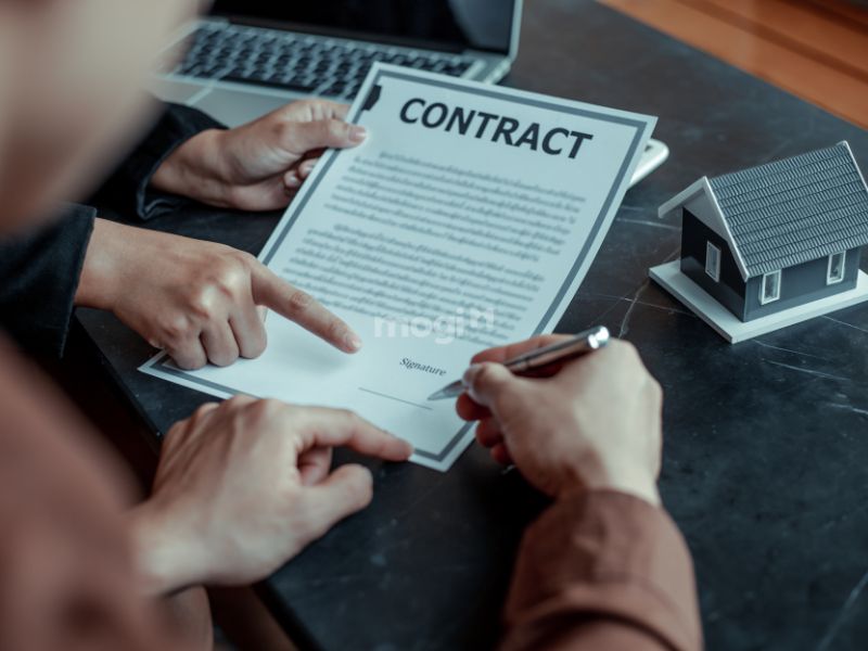 Đọc kỹ hợp đồng trước khi ký