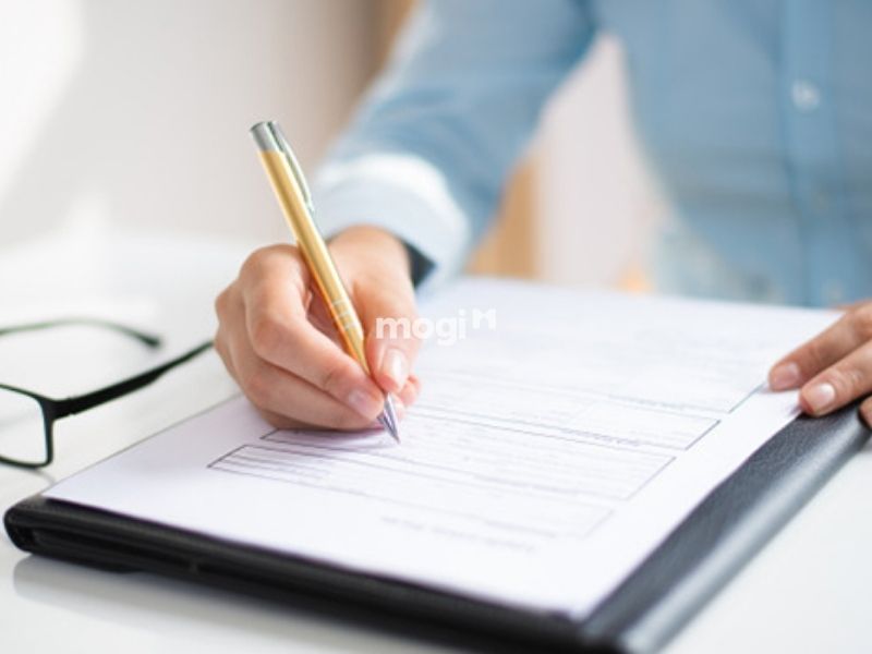 Đọc kỹ hợp đồng cho thuê trước khi ký tên