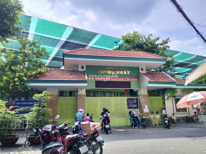 Trường tiểu học Trung Nhất gần đường Lam Sơn