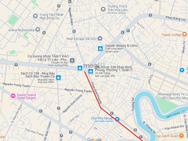 Đường Phan Đình Phùng có vị trí thuận lợi cắt với 3 trục đường lớn