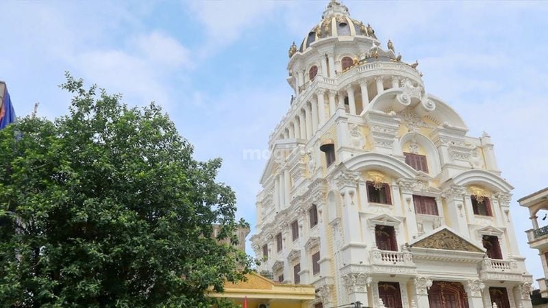 Biệt phủ gà vàng Hà Nội