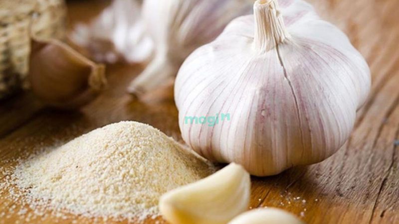 19 Cách diệt gián trong phòng trọ cực nhanh và hiệu quả 2025 8 Sử dụng bột tỏi