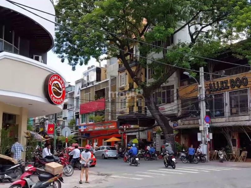 bán nhà mặt tiền đường bùi viện quận 1