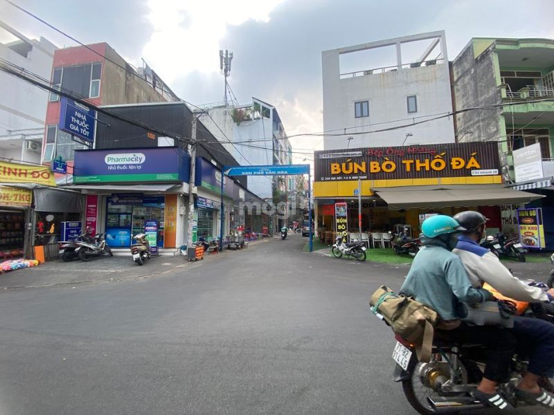 nhà mặt tiền đường Vạn Kiếp