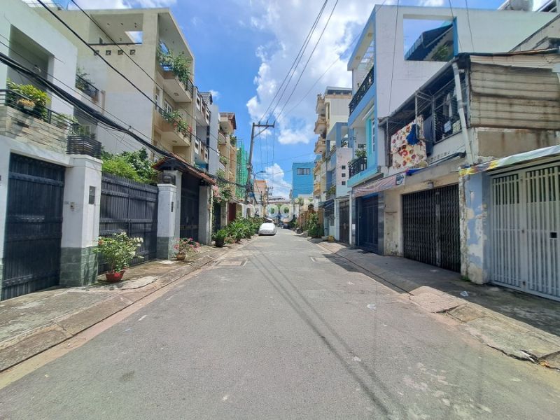 Đường Nguyễn Hữu Tiến có không gian sống khá yên bình