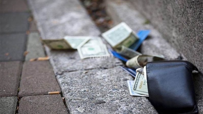 Rơi mất tiền là điềm tốt hay xấu?