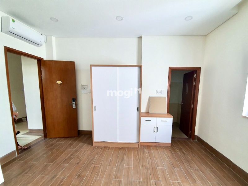 Thuê nhà tại đường Lâm Văn Bền có không gian rộng rãi