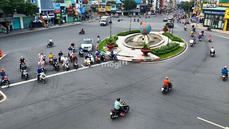 Hạ tầng giao thông và liên kết vùng tại quận Tân Phú