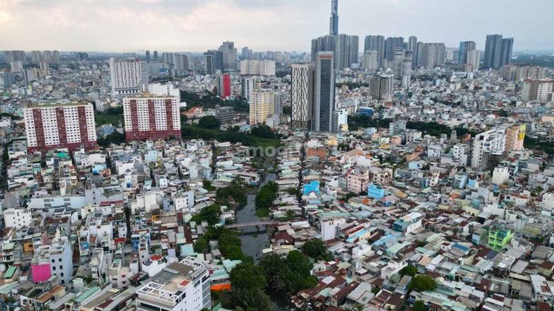 Tâm lý thị trường, chính sách pháp lý và dòng tiền đầu tư