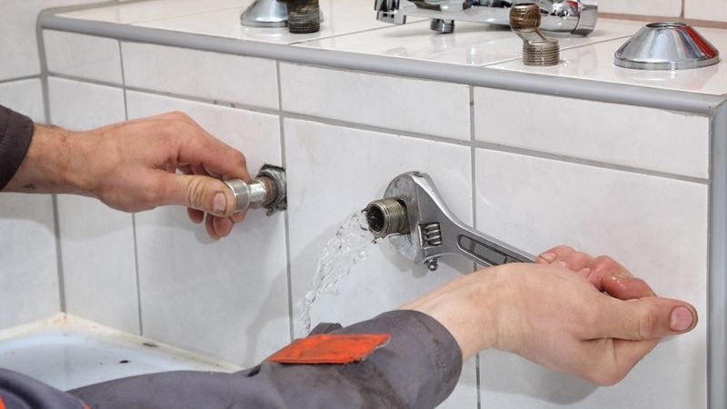 Hỗ trợ khách thuê kịp thời trong trường hợp hư hỏng hệ thống nước   (Nguồn ảnh: Internet)