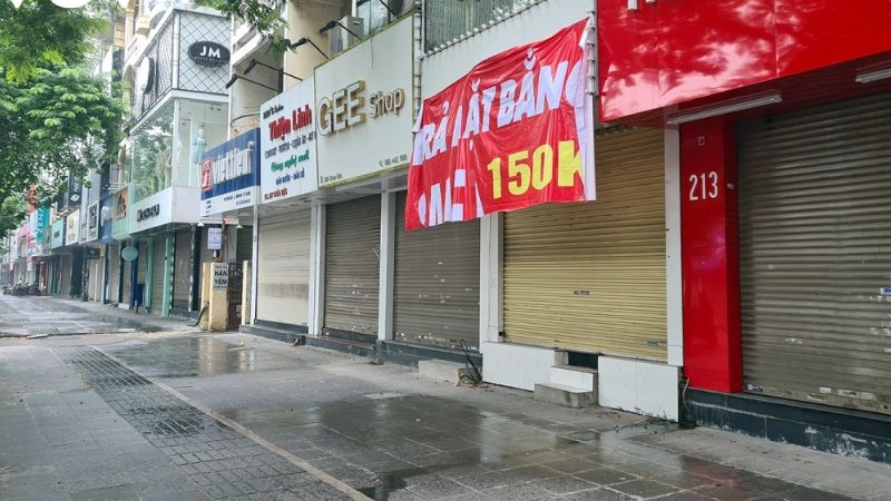 Giá thuê tại khu vực trung tâm tăng cao buộc nhiều đơn vị phải trả mặt bằng (Nguồn italand.vn)