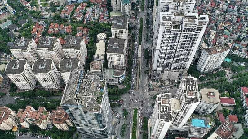 Giá chung cư Hà Nội tăng, chạm 100 triệu/m2 - Vượt xa thu nhập thực tế 2 Một khu chung cư tại Hà Nội (Nguồn: Vn Express)