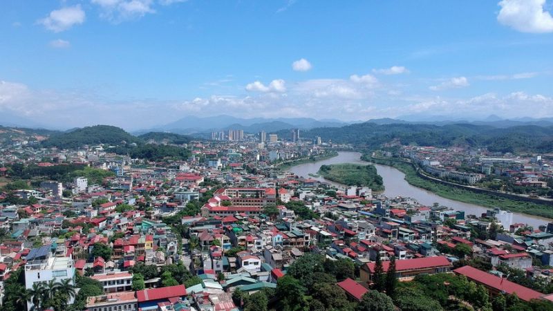 Tỉnh Lào Cai dọc sông Hồng